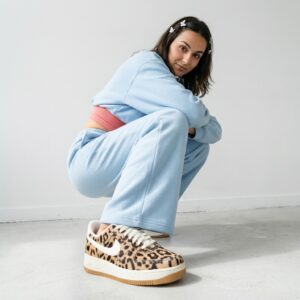 Schoenen NIKE AIR FORCE 1 '07 Leopard Print beige dames IB7695-200